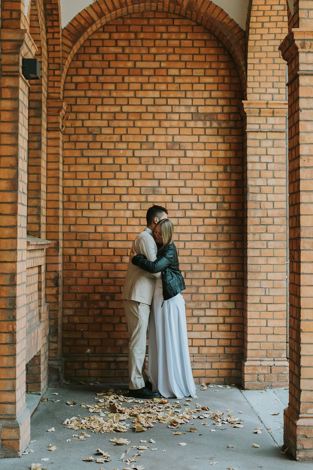 Urban elopement moment
