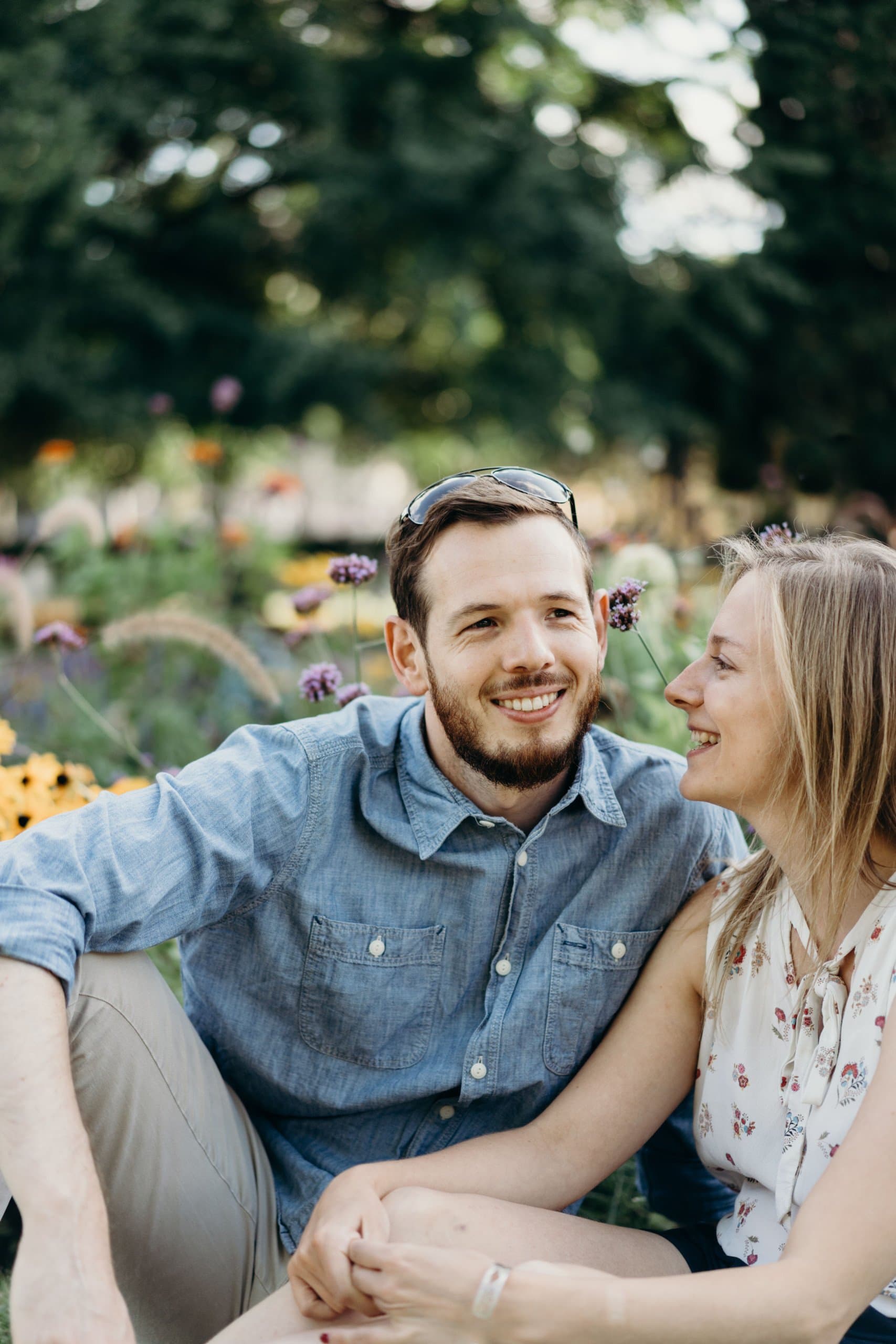 Couple photoshoot details